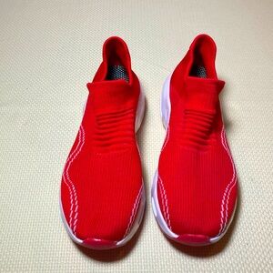 Fashionable slip on sneakers in many colors